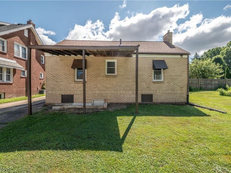 110 S Hazelwood Avenue , Youngstown, OH 44509 Photo 4