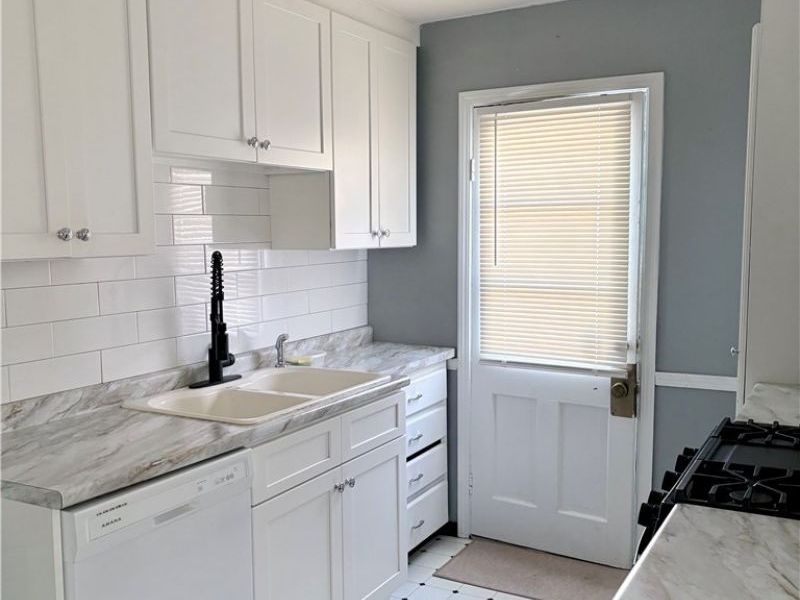 1421 Rio Street , Lakewood, OH 44107 Photo 6
