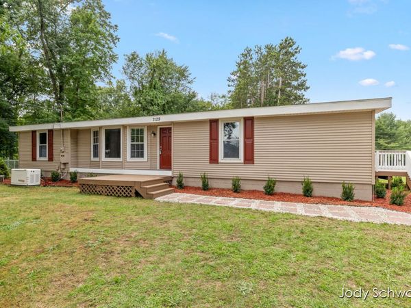 7129 Eldred Avenue NE, Rockford, MI 49341