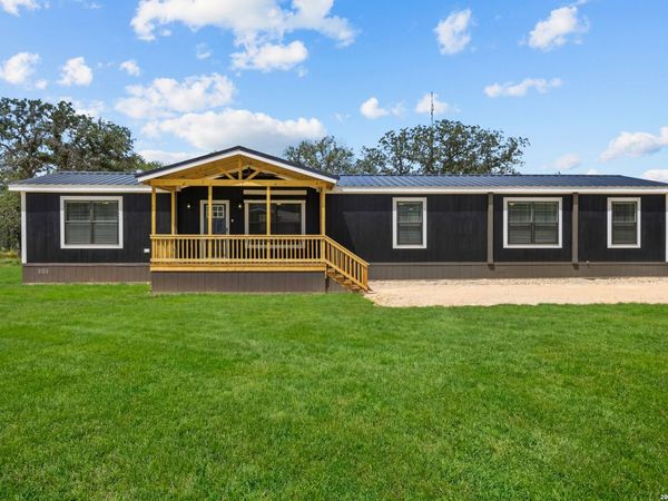 140 Syrah St, La Vernia, TX 78121