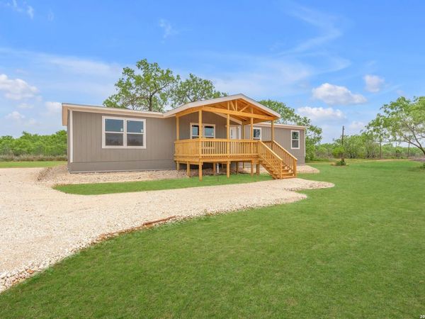 2711 FM 1332, Jourdanton, TX 78026