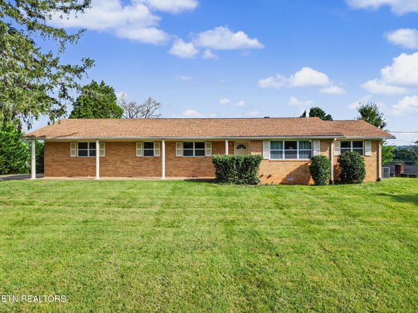 3717 Splendor Drive, Knoxville, TN 37918