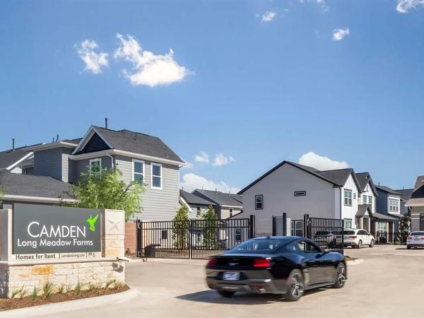 5300 Berkley Knoll Circle, Unit 201, Richmond, TX 77407