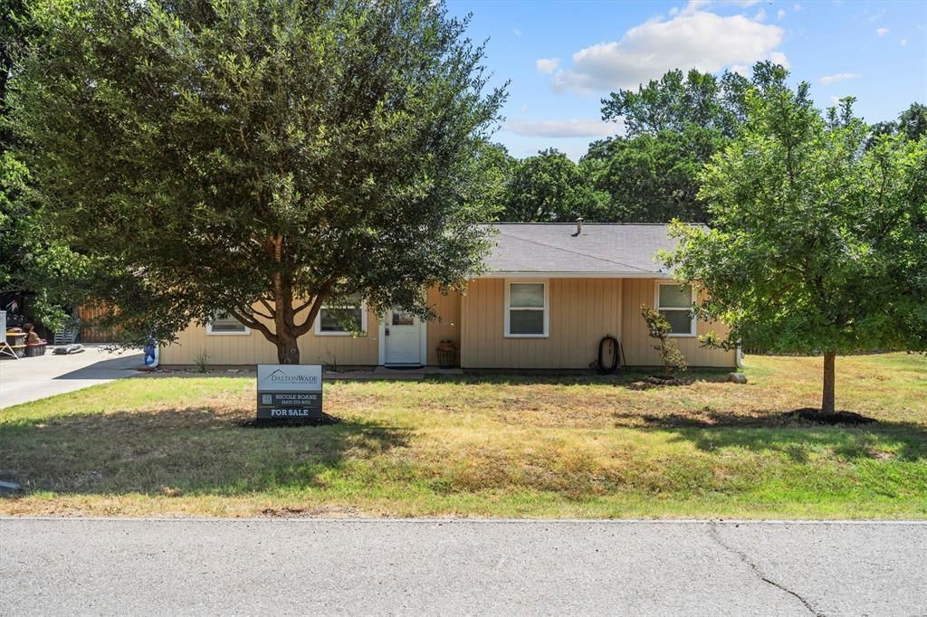 128 Lynn Drive, Azle, TX 76020 Main Photo