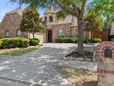 9627 Crown Ridge Drive, Frisco, TX 75035
