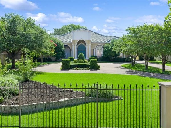 4145 Roberts Road , Grapevine, TX 76051