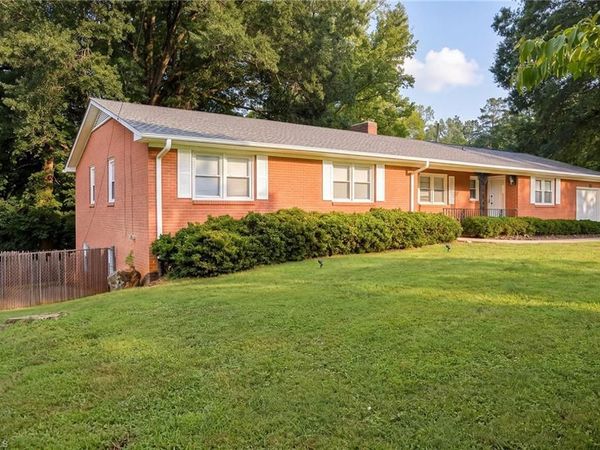 112 Delta Street, Lexington, NC 27295