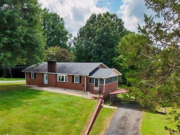 142 Shamrock Boulevard, Elkin, NC 28621