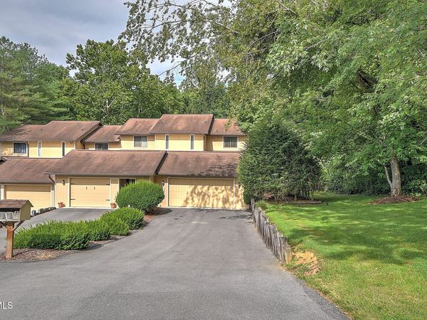 605 Redstone Drive, Unit 32, Bristol, TN 37620