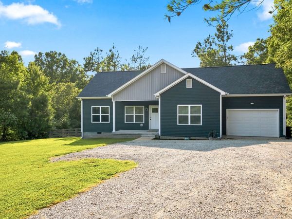 5702 Fox Haven Dr, Nunnelly, TN 37137