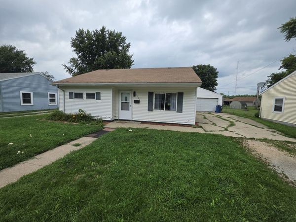 2102 Chestnut Avenue , Sterling, IL 61081