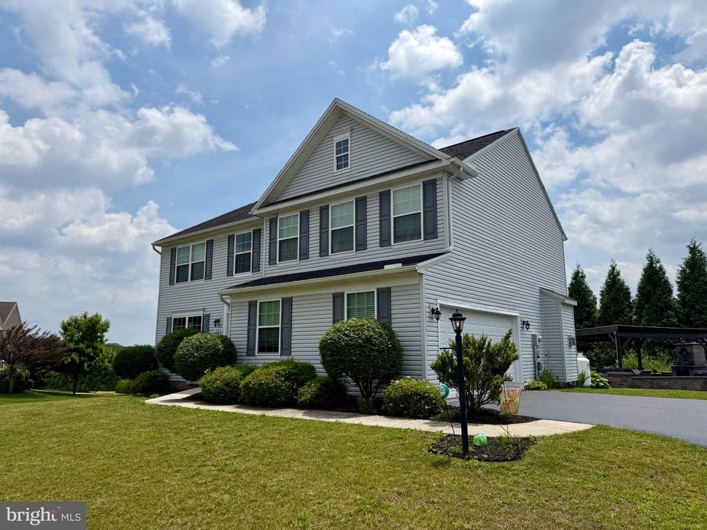 320 WOODBRIDGE DRIVE , ETTERS, PA 17319
