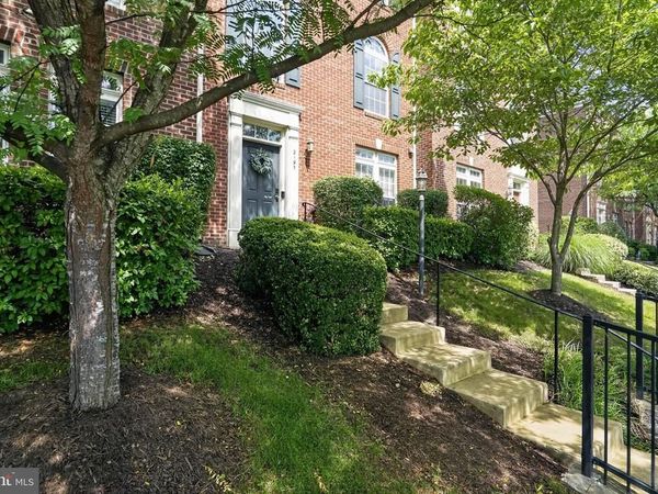 2195 POTOMAC CLUB PARKWAY, WOODBRIDGE, VA 22191