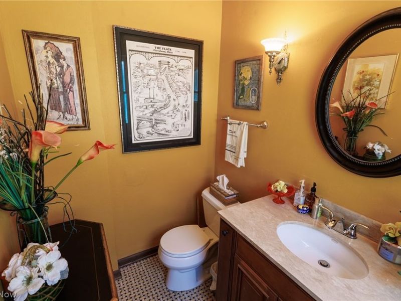 2065 West Boulevard , Cleveland, OH 44102 Photo 20