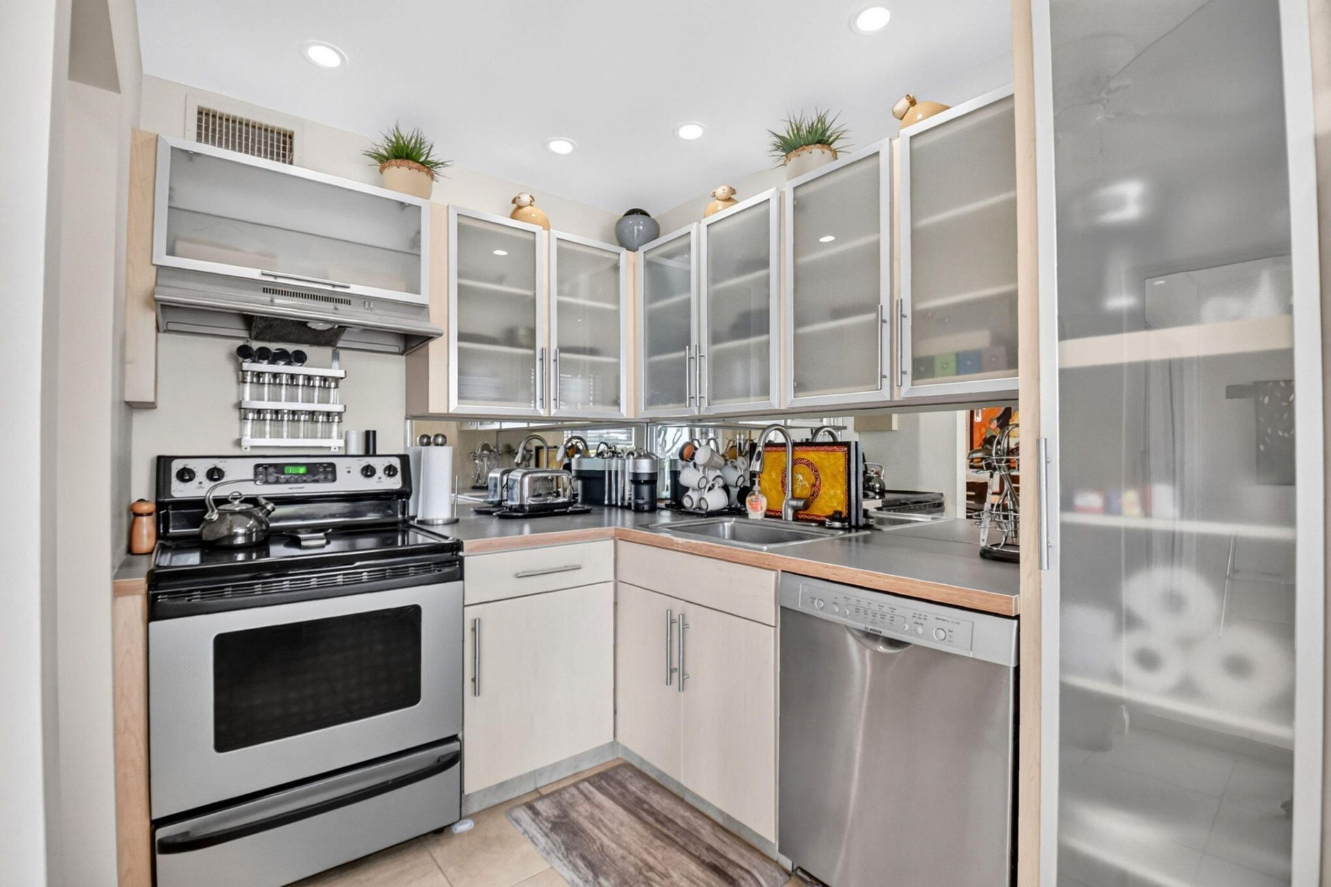 32 Colonial Club Drive, Unit 102, Boynton Beach, FL 33435 Photo