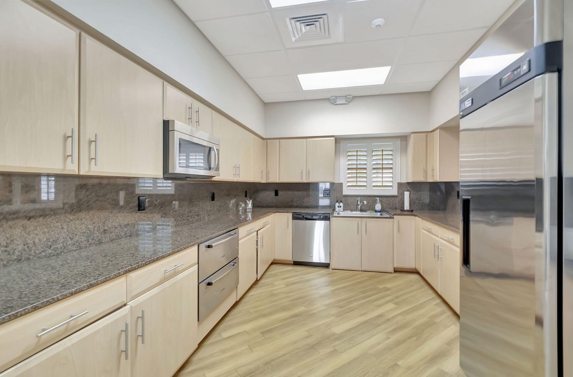 32 Colonial Club Drive, Unit 102, Boynton Beach, FL 33435 Photo