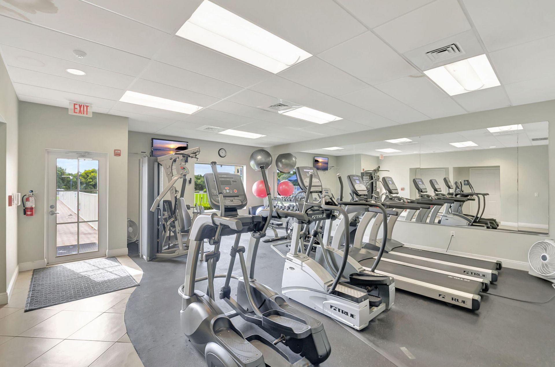 32 Colonial Club Drive, Unit 102, Boynton Beach, FL 33435 Photo