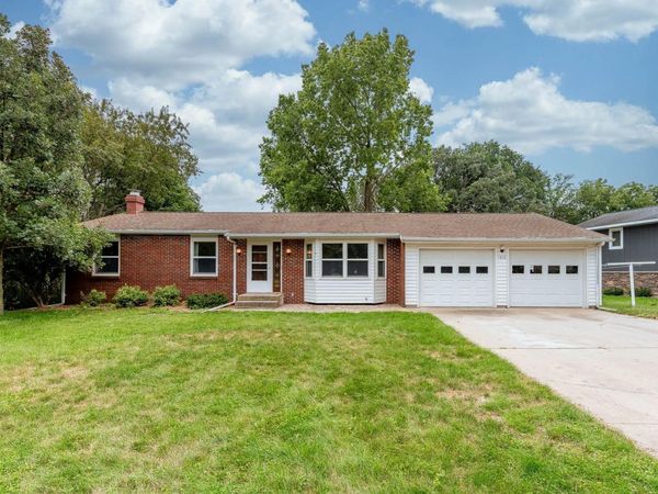 1833 Crestview Drive, New Ulm, MN 56073