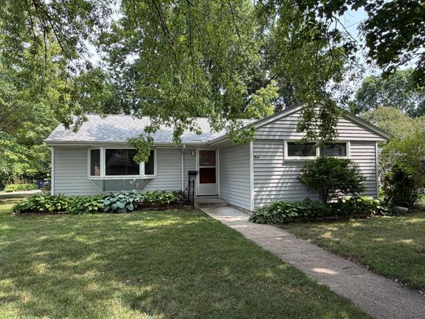 3 Fareway Drive, Northfield, MN 55057