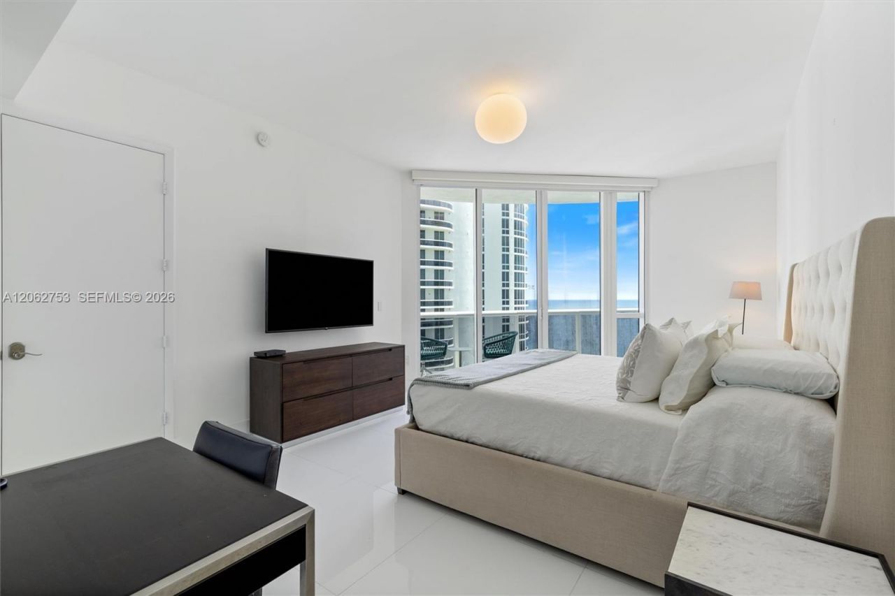 15811 Collins Ave , Unit 1604, Sunny Isles Beach, FL 33160 Photo