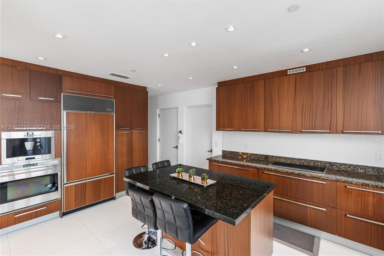 15811 Collins Ave , Unit 1604, Sunny Isles Beach, FL 33160 Photo