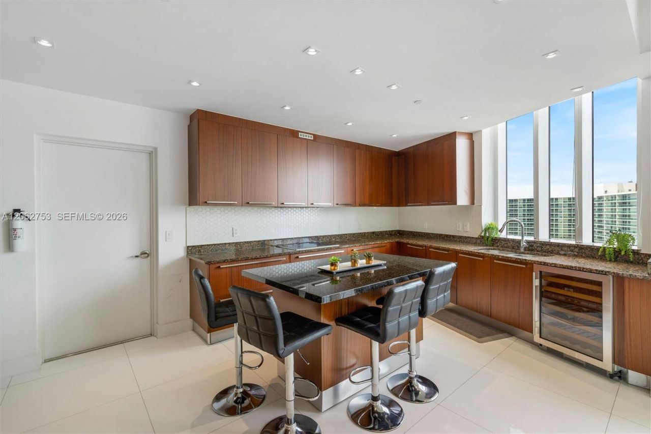 15811 Collins Ave , Unit 1604, Sunny Isles Beach, FL 33160 Photo