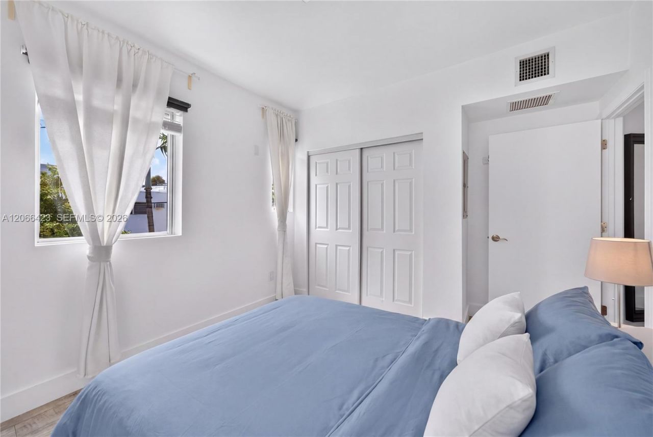 811 Jefferson Ave, Unit 204, Miami Beach, FL 33139 Photo