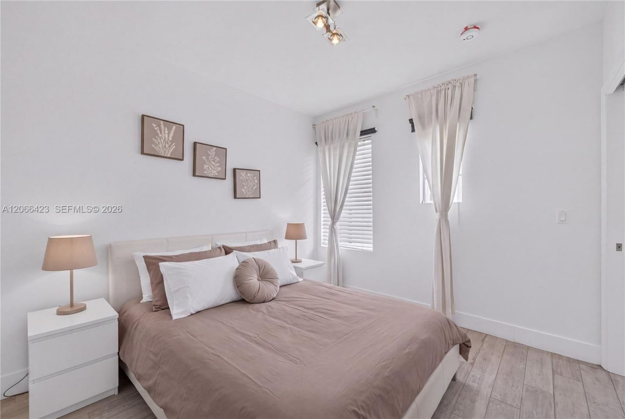 811 Jefferson Ave, Unit 204, Miami Beach, FL 33139 Photo