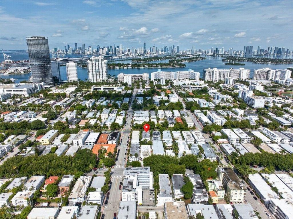 811 Jefferson Ave, Unit 204, Miami Beach, FL 33139 Photo