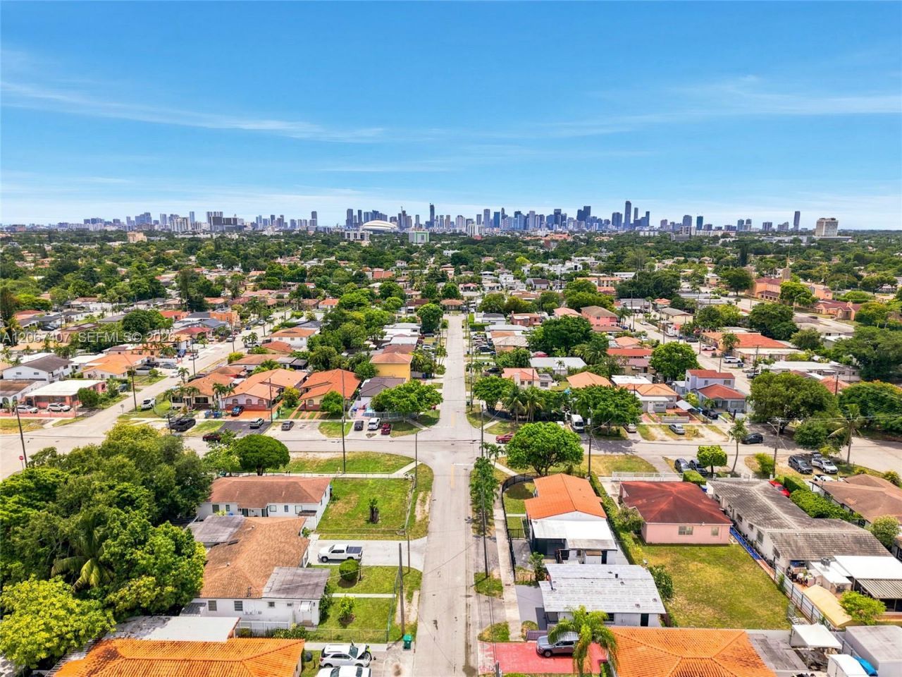 3500 NW 1st St, Miami, FL 33125 Photo