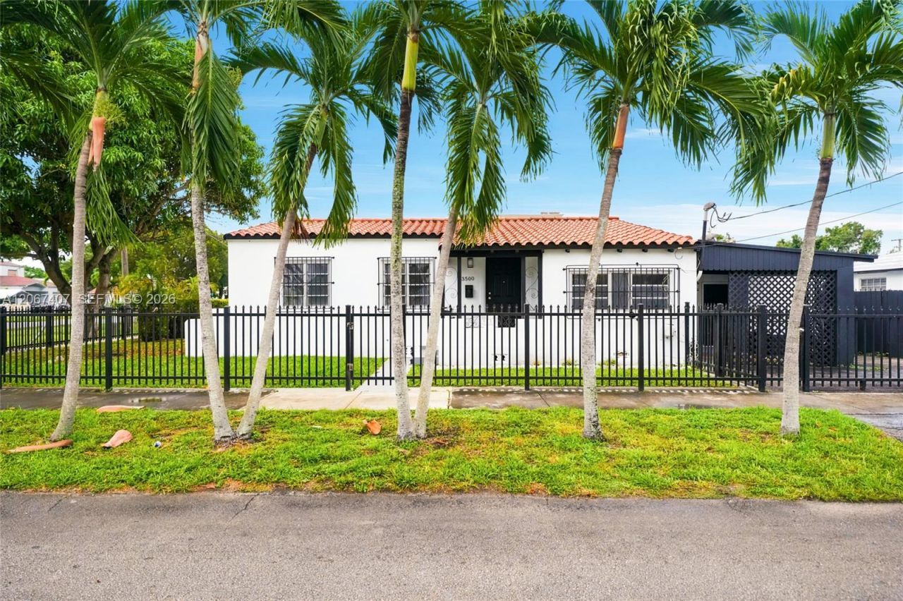 3500 NW 1st St, Miami, FL 33125 Photo