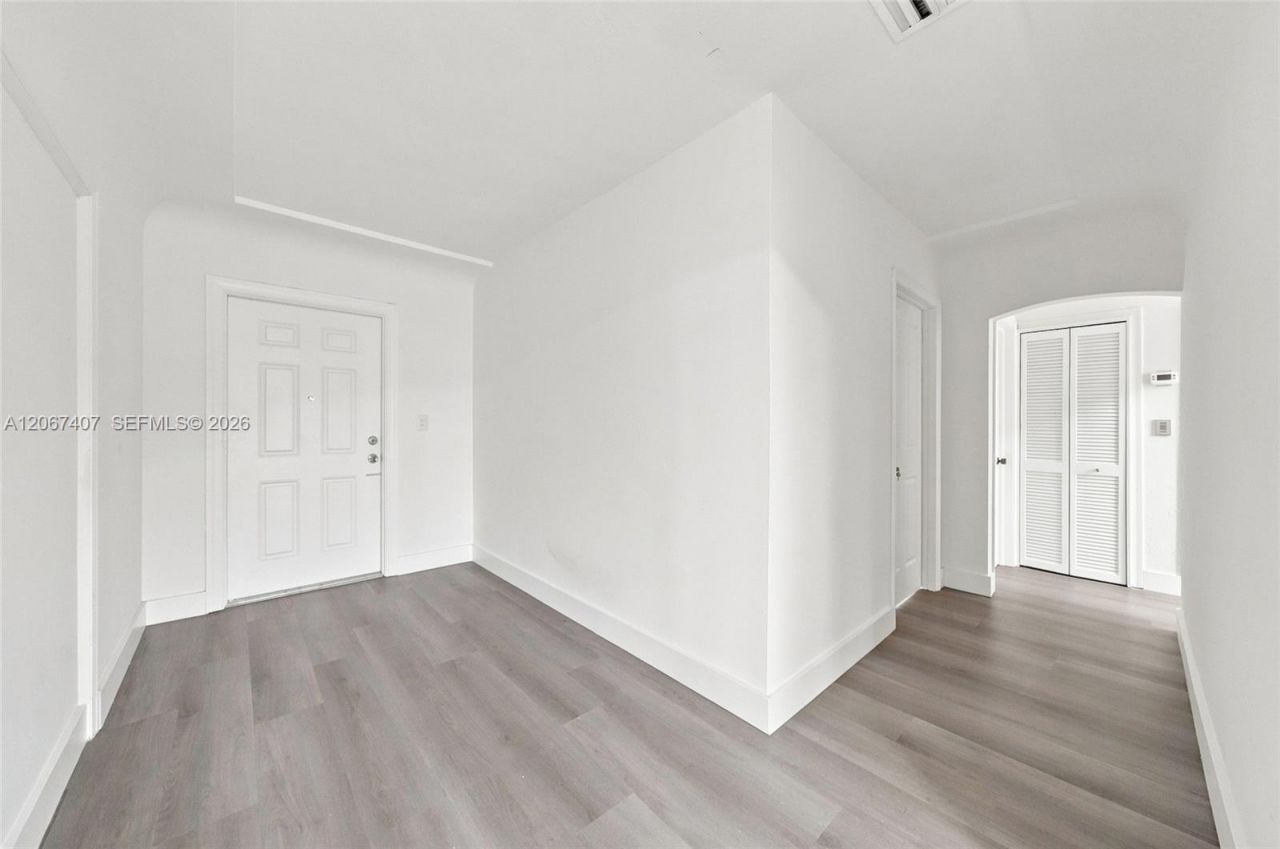 3500 NW 1st St, Miami, FL 33125 Photo