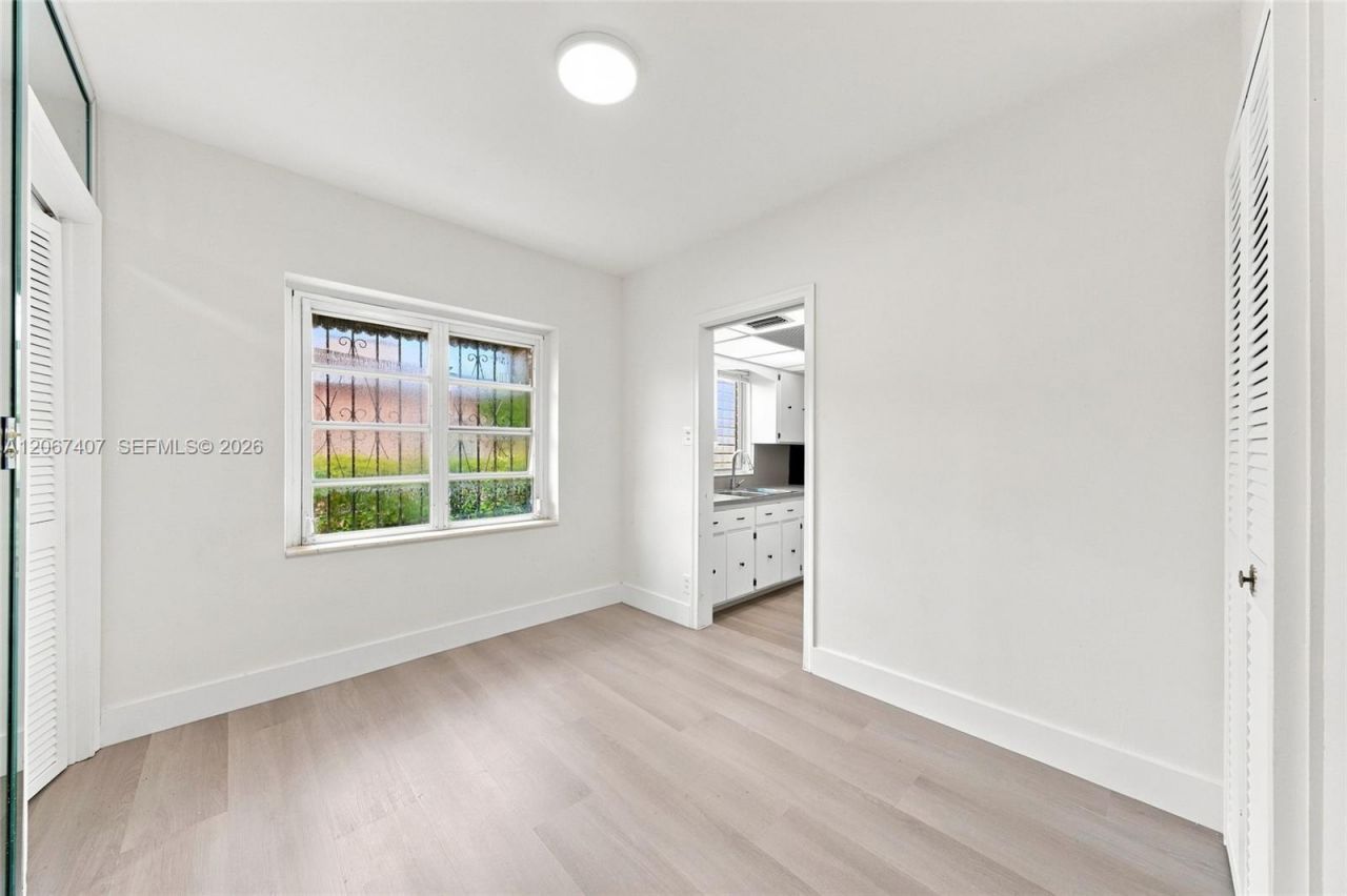 3500 NW 1st St, Miami, FL 33125 Photo