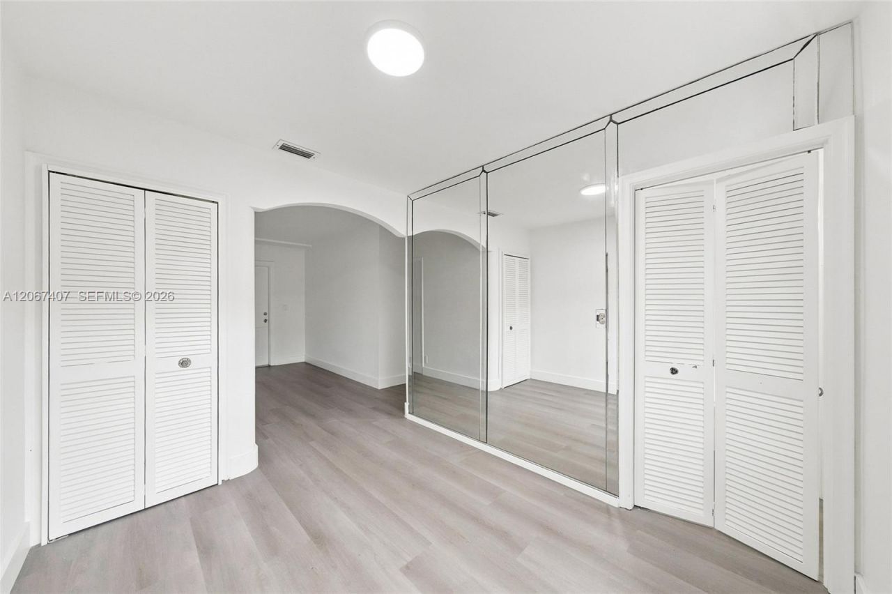 3500 NW 1st St, Miami, FL 33125 Photo