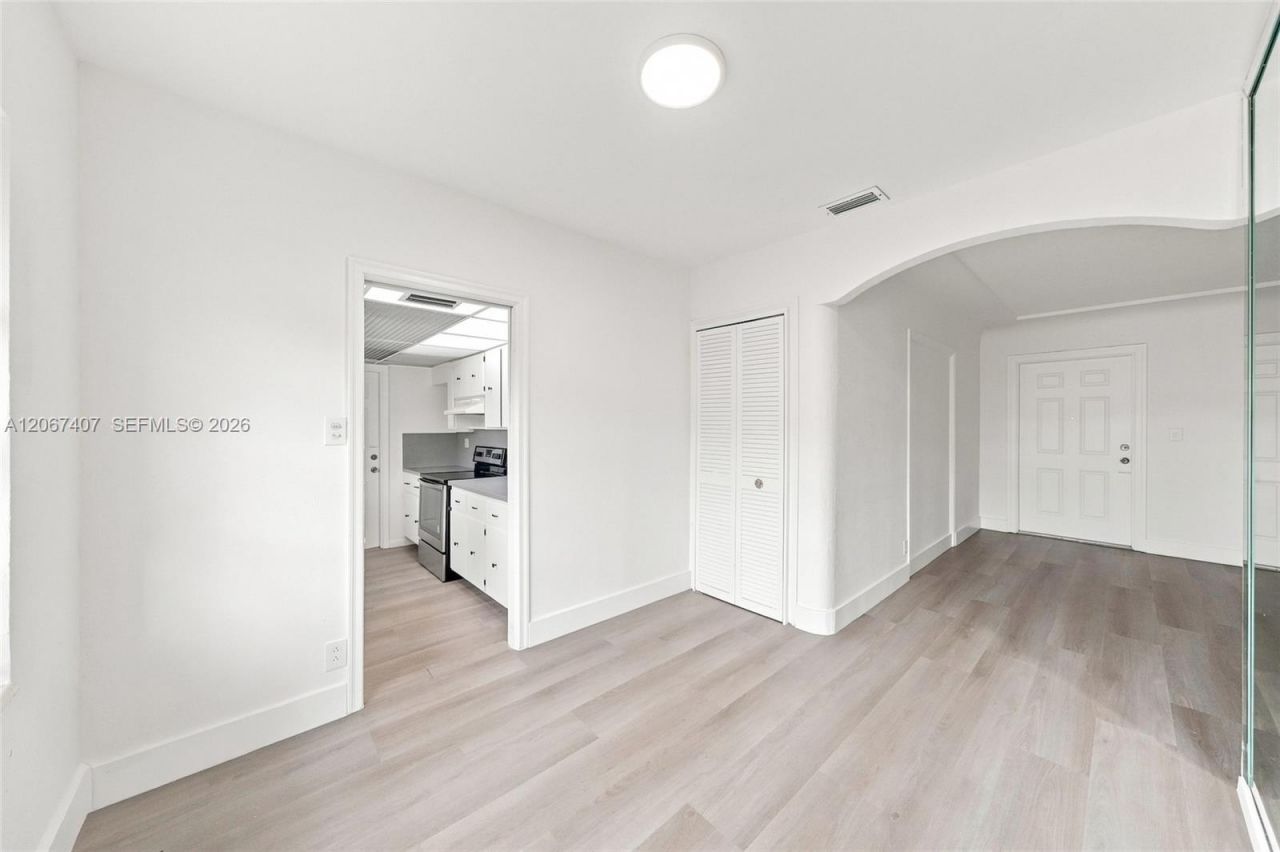 3500 NW 1st St, Miami, FL 33125 Photo