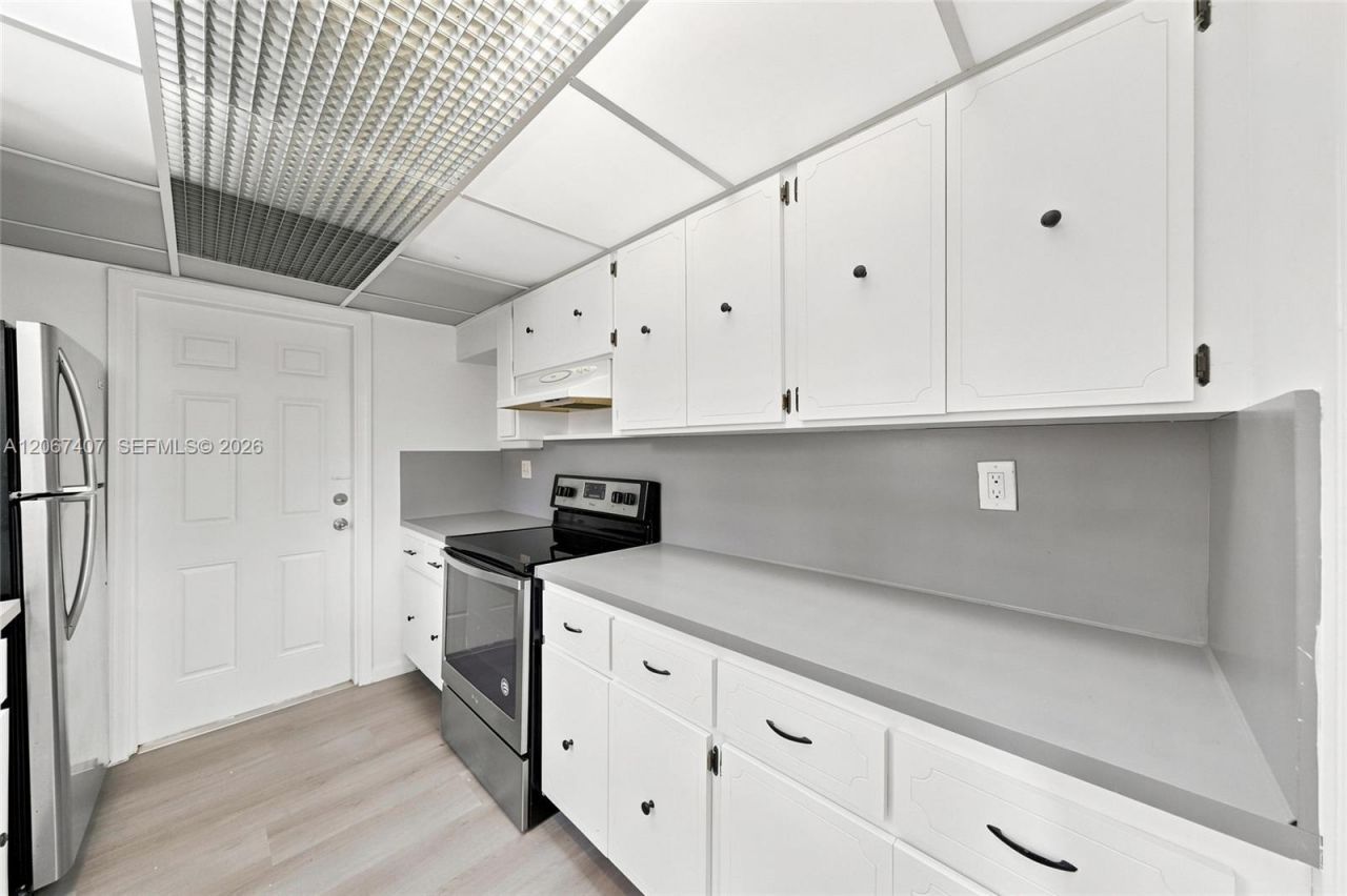 3500 NW 1st St, Miami, FL 33125 Photo