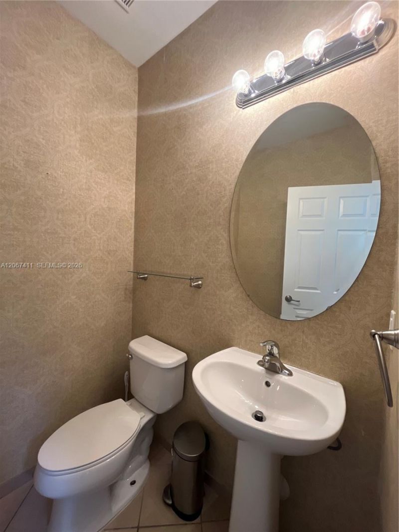 8843 W 34th Ave, Hialeah, FL 33018 Photo