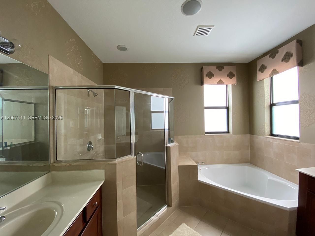 8843 W 34th Ave, Hialeah, FL 33018 Photo