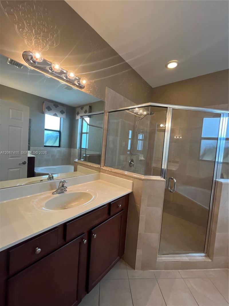 8843 W 34th Ave, Hialeah, FL 33018 Photo