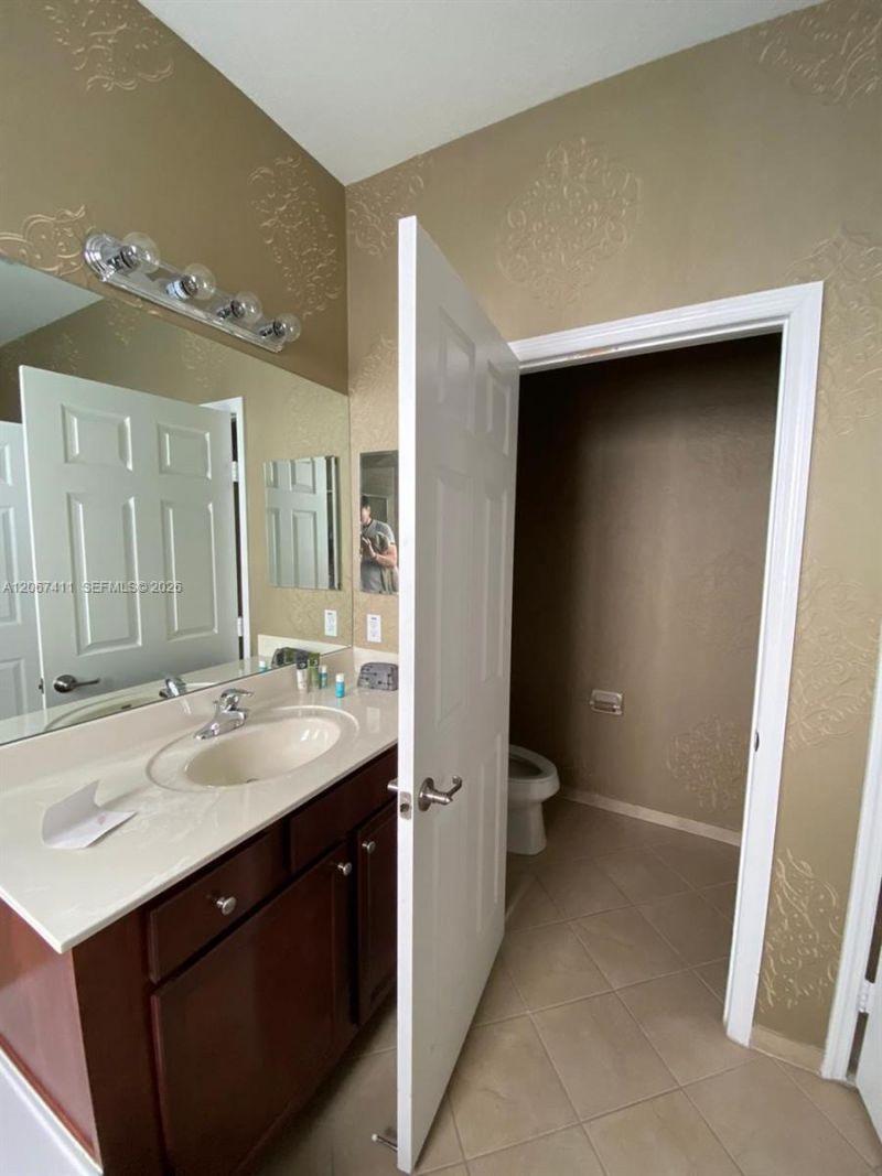 8843 W 34th Ave, Hialeah, FL 33018 Photo