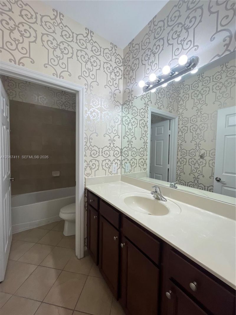 8843 W 34th Ave, Hialeah, FL 33018 Photo