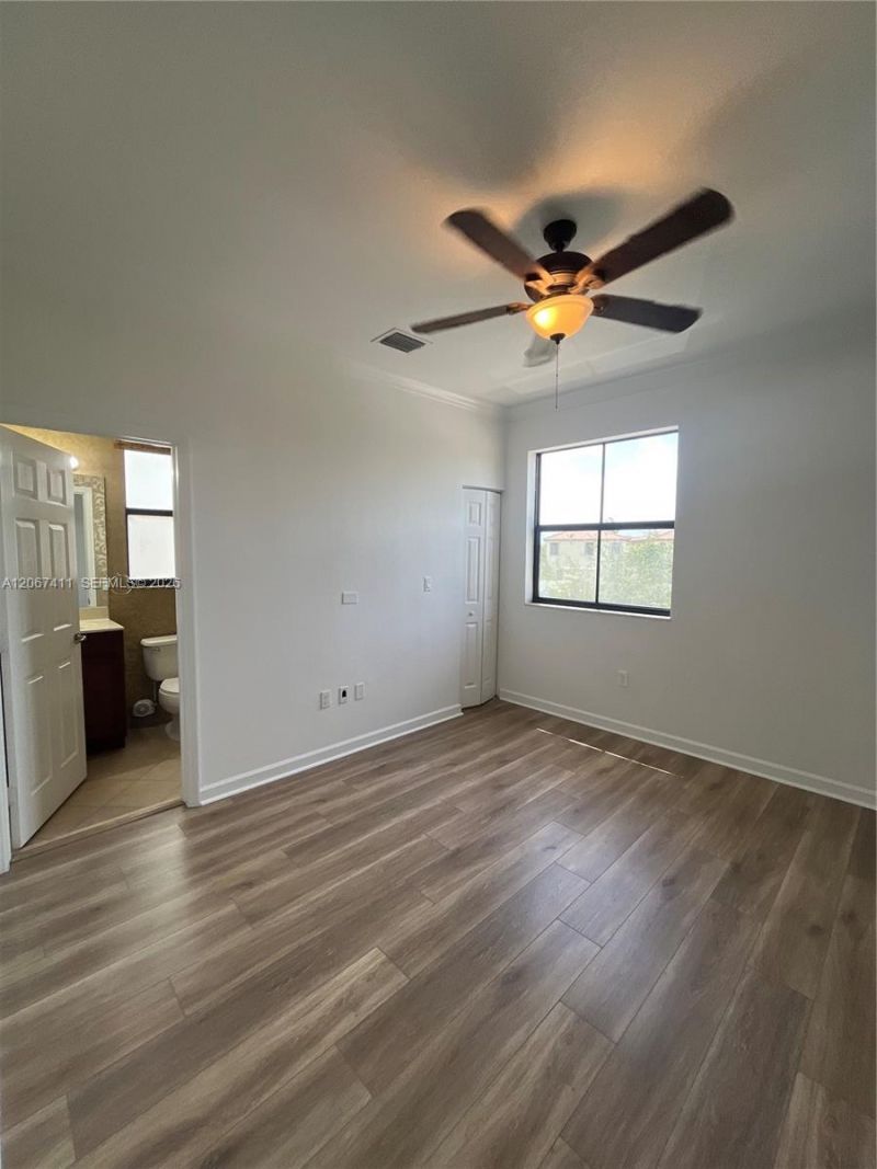 8843 W 34th Ave, Hialeah, FL 33018 Photo