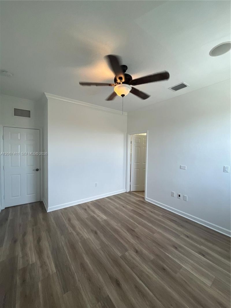 8843 W 34th Ave, Hialeah, FL 33018 Photo