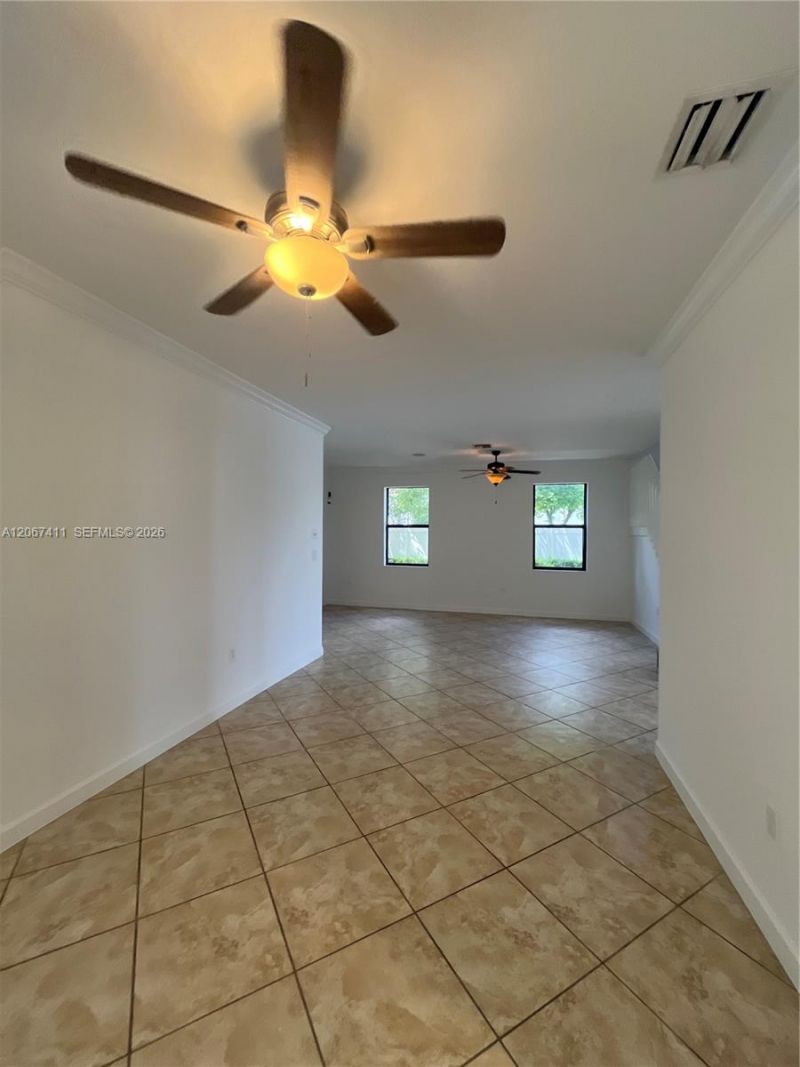 8843 W 34th Ave, Hialeah, FL 33018 Photo