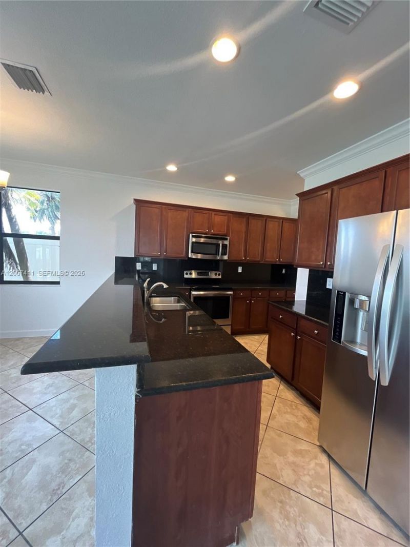 8843 W 34th Ave, Hialeah, FL 33018 Photo