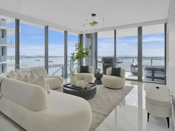 700 NE 24th St, Unit 4701, Miami, FL 33137