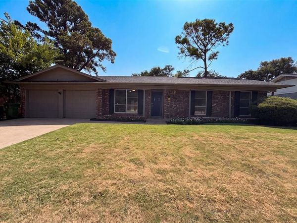 2136 Mountainview Drive , Hurst, TX 76054