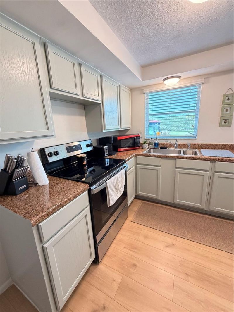 1322 N Pinellas Avenue, Tarpon Springs, FL 34689 Photo