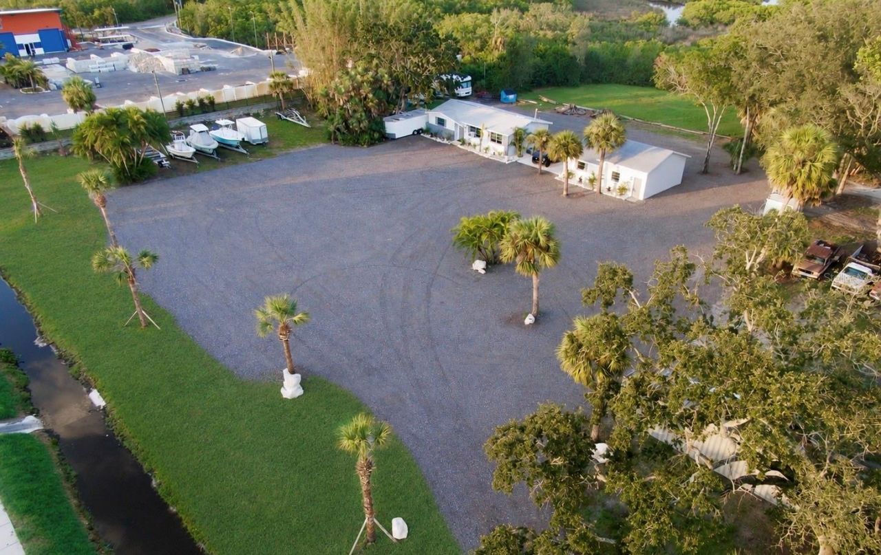 1322 N Pinellas Avenue, Tarpon Springs, FL 34689 Photo