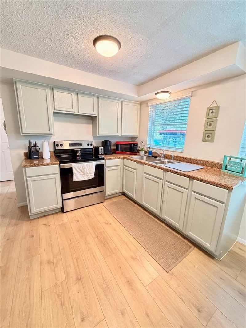 1322 N Pinellas Avenue, Tarpon Springs, FL 34689 Photo
